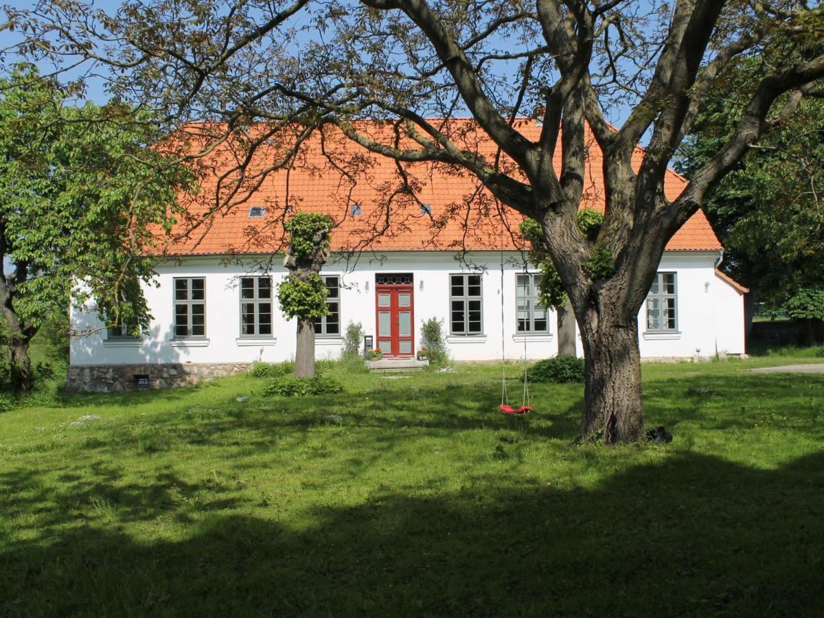 Holiday Apartment In Steffenshagen With Garden Rum bild